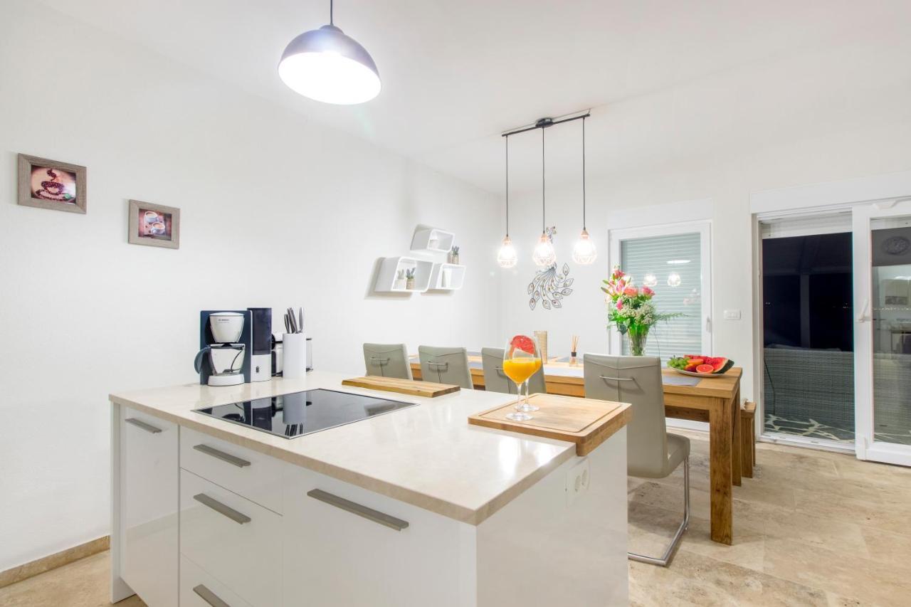 Dalmata Lounge Apartment Starigrad Paklenica Luaran gambar