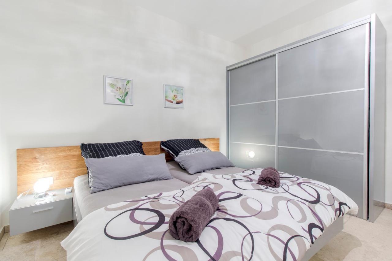 Dalmata Lounge Apartment Starigrad Paklenica Luaran gambar
